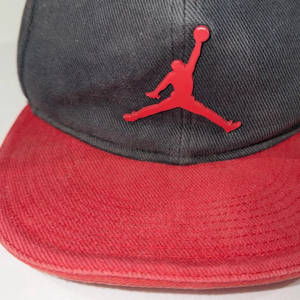 Nike Air Jordan Vintage Fitted Hat 7 3/8 Black Red Metal Jumpman Cap Bred Retro